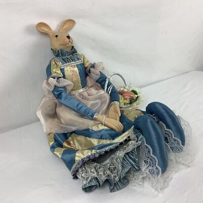 Lot.  5413  Vintage Kasma Ltd. Renaissance Easter Bunny with Basket of Eggs