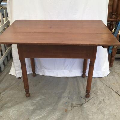 5428 Tilt Top Table
