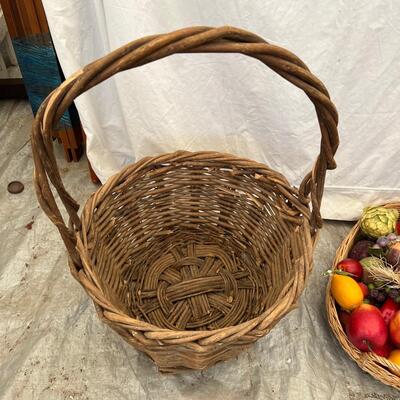5441 Basket with Faux Fruit
