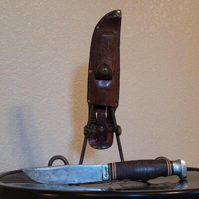 Lot 8: Vintage KABAR 1940's Era Knife with Leather REMINGTON Sheath