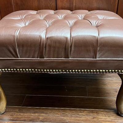 Tufted ottoman 