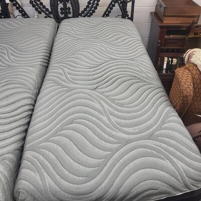 AMAZING SEALY POSTUREPEDIC PERFORMACE TWIN SIZE MATTRESS #1