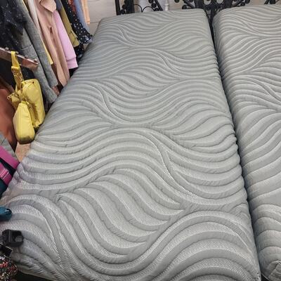 AMAZING SEALY POSTUREPEDIC PERFORMACE TWIN SIZE MATTRESS #2