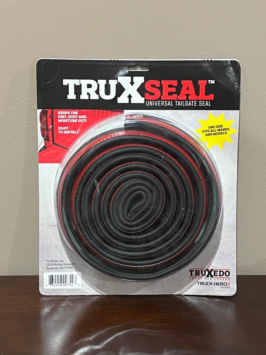 TRUXEDO TRUXSEAL Universal Tailgate Seal NIB