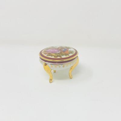 GORGEOUS VINTAGE LIMOGES FOOTED ROUND TRINKET BOX