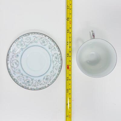 ELEGANT NORITAKE CHINA ENGLISH GARDEN TEA CUP AND SAUCER