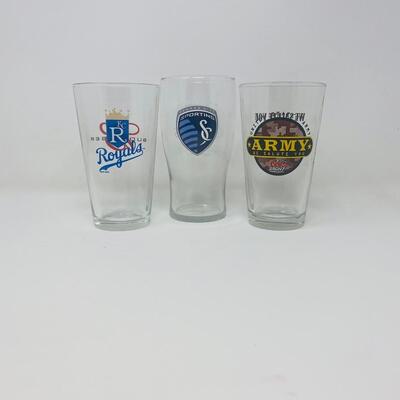 SAY CHEERS! LOT OF DRINKING GLASSES