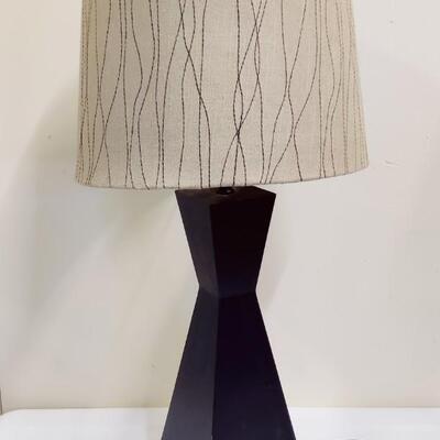 MODERN STYLE GEOMETRIC ACCENT LAMP