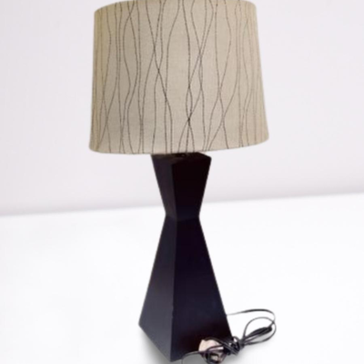MODERN STYLE GEOMETRIC ACCENT LAMP