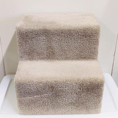 STURDY CARPETED BEIGE PET STAIRS