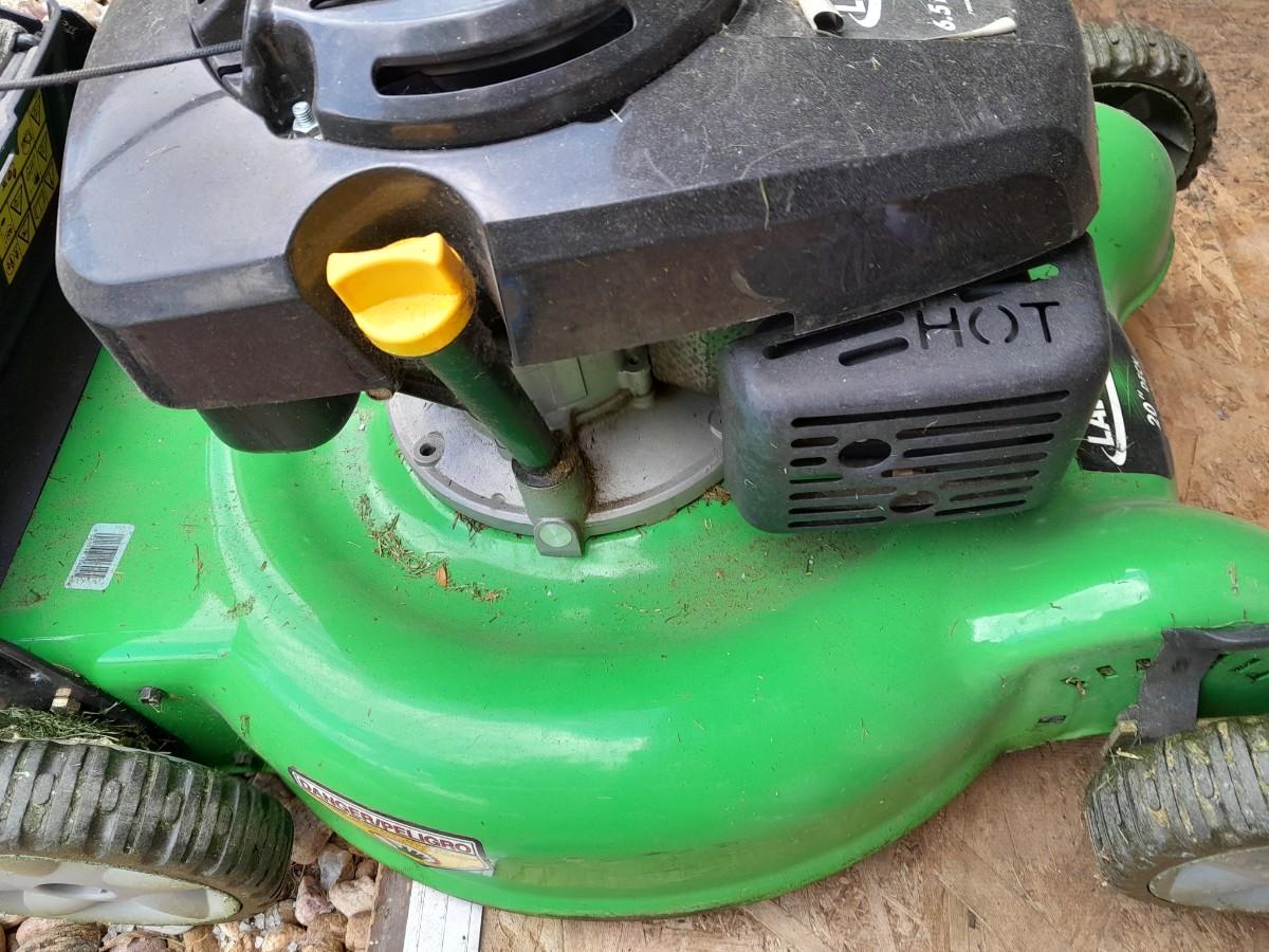 LOT 163 TRU START LAWN BOY 149CC LAWN MOWER 20 DECK EstateSales