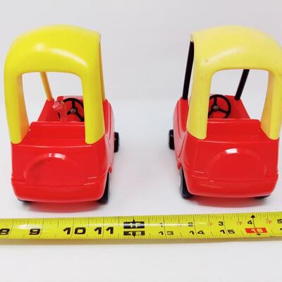 VINTAGE LITTLE TIKES COZY COUPE DOLL SIZE CARS WITH PINK FRIEND