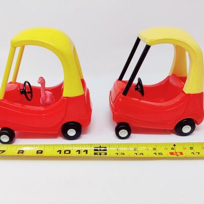 VINTAGE LITTLE TIKES COZY COUPE DOLL SIZE CARS WITH PINK FRIEND