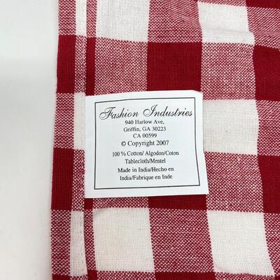 PERFECT PICNIC CLOTH NAPKIN LOT OF 4