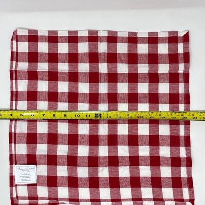 PERFECT PICNIC CLOTH NAPKIN LOT OF 4