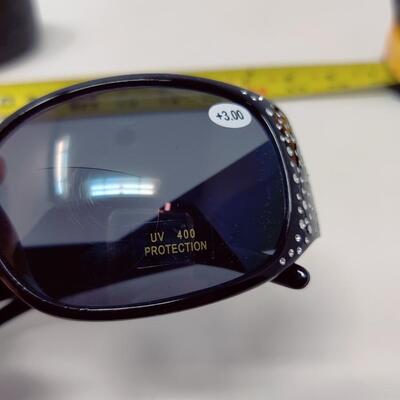 STYLISH BIFOCAL READING SUNGLASSES WITH CASE +3.00