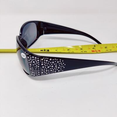 STYLISH BIFOCAL READING SUNGLASSES WITH CASE +3.00