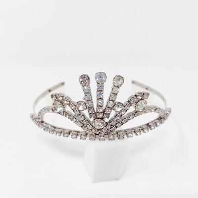 BEAUTIFUL VINTAGE RHINESTONE EMBELLISHED TIARA