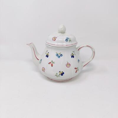 VILLEROY AND BOCH PETITE FLEUR TEA POT