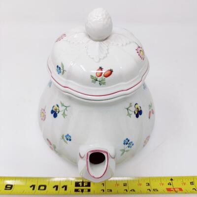 VILLEROY AND BOCH PETITE FLEUR TEA POT