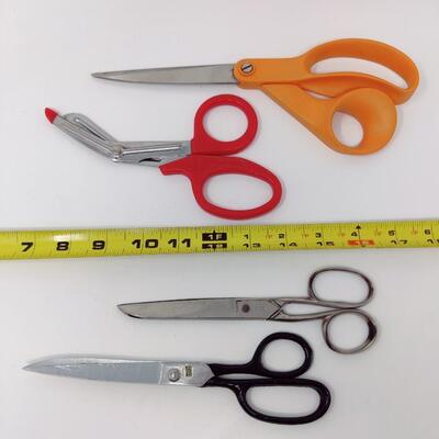 HANDY SCISSOR LOT