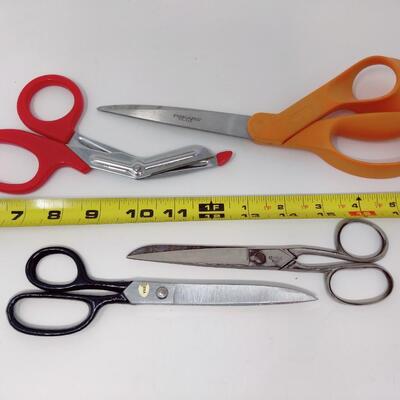 HANDY SCISSOR LOT