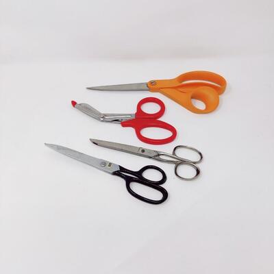 HANDY SCISSOR LOT