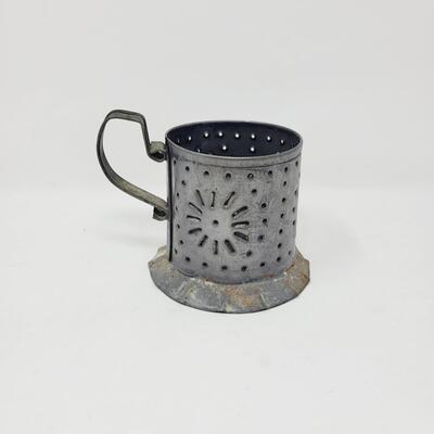 TINSMITH YORKTOWN DECORATIVE CUP