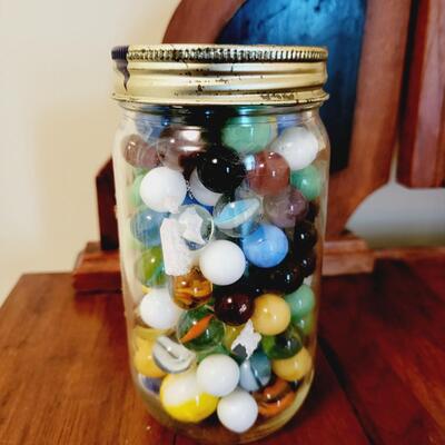 OLD ANTIQUE JAR FULL OF OLD MARBLES