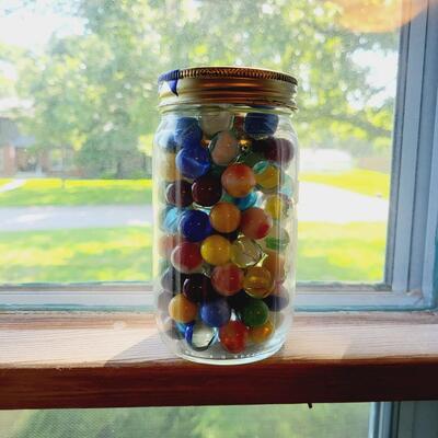 OLD ANTIQUE JAR FULL OF OLD MARBLES