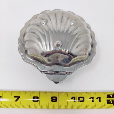 CHARMING VINTAGE SILVER PLATE CLAM SHELL TRINKET DISH