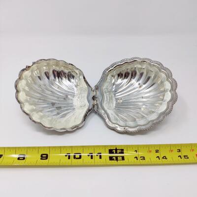 CHARMING VINTAGE SILVER PLATE CLAM SHELL TRINKET DISH