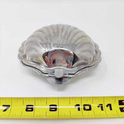 CHARMING VINTAGE SILVER PLATE CLAM SHELL TRINKET DISH