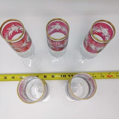 STUNNING VINTAGE CRANBERRY ETCHED CRYSTAL GLASS WINE FLUTES