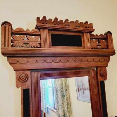 BEAUTIFUL ANTIQUE VICTORIAN DRESSER