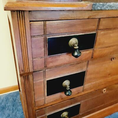 BEAUTIFUL ANTIQUE VICTORIAN DRESSER