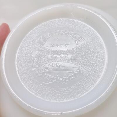 VINTAGE GLASBAKE MILKGLASS MIXING BOWL MADE FOR SUNBEAM