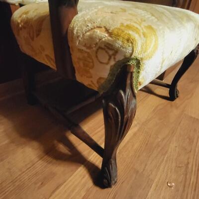 ANTIQUE CRUSHED VELVET UNIQUE CHAIR