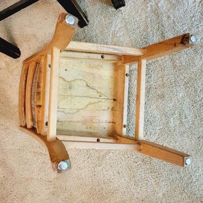 VINTAGE CHILDS OAK CHAIR