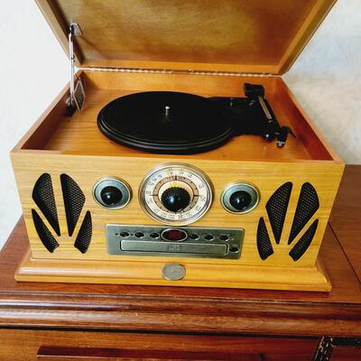 SPIRIT OF ST. LOUIS STEREO W/ AM/FM, CD & RECORD - WORKS!