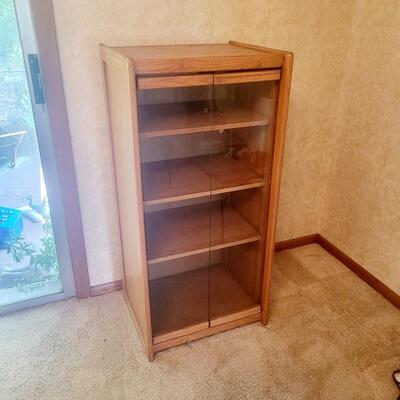 OAK STEREO / DECORATIVE CABINET
