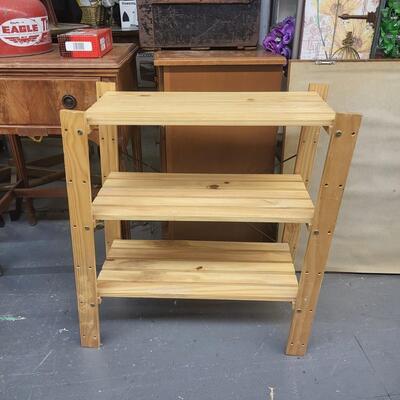 CUTE LITTLE PINE SHELF