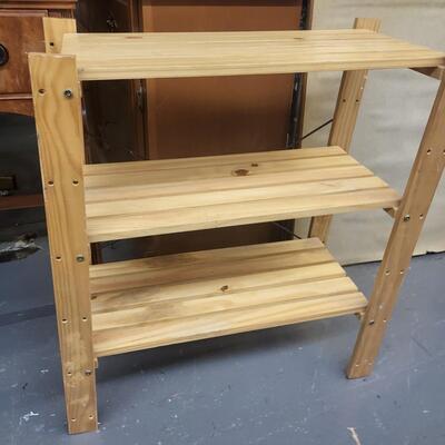 CUTE LITTLE PINE SHELF