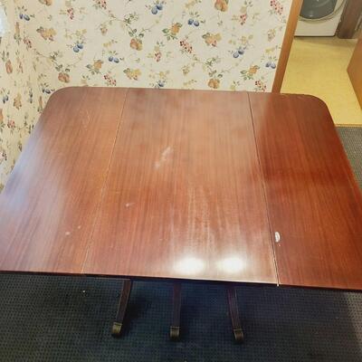 VINTAGE MAHOGANY DUNCAN PHYFE DROP LEAF DINING TABLE