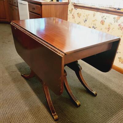 VINTAGE MAHOGANY DUNCAN PHYFE DROP LEAF DINING TABLE