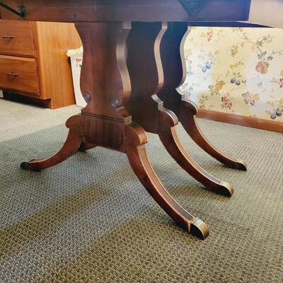 VINTAGE MAHOGANY DUNCAN PHYFE DROP LEAF DINING TABLE