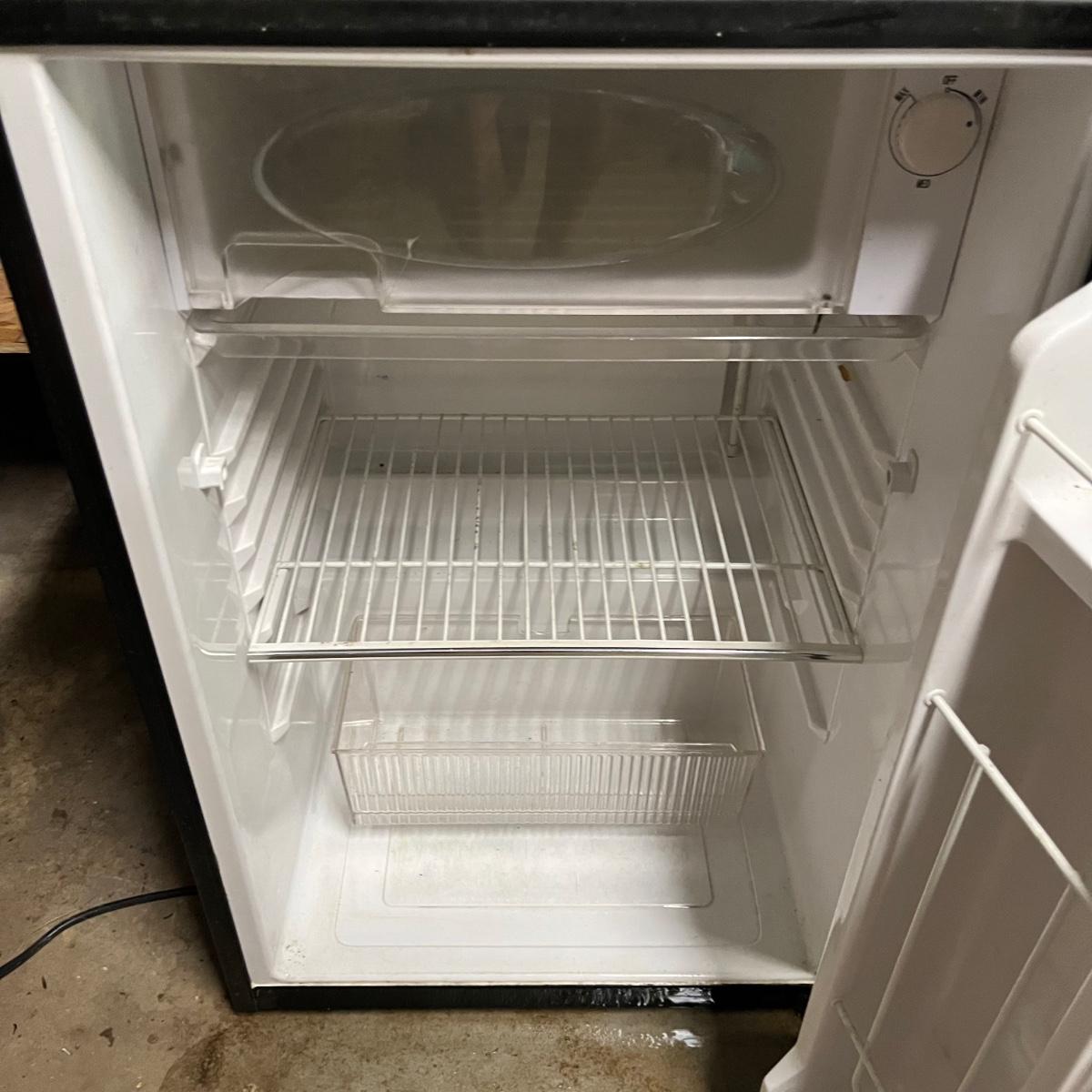 Franklin Chef Mini Fridge (GMG)