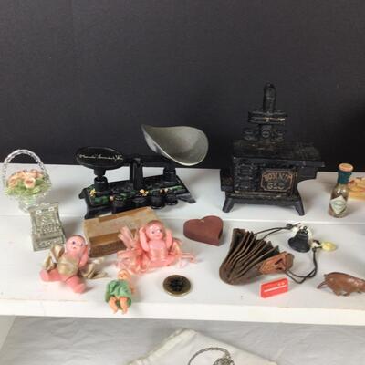 5448 Large Lot of Vintage Miniatures and Doll House Collectibles