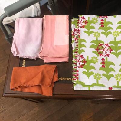 Misc  hand towels,table cloths aptons