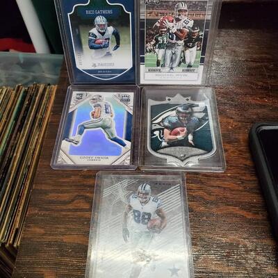 Lot of 5 football cards